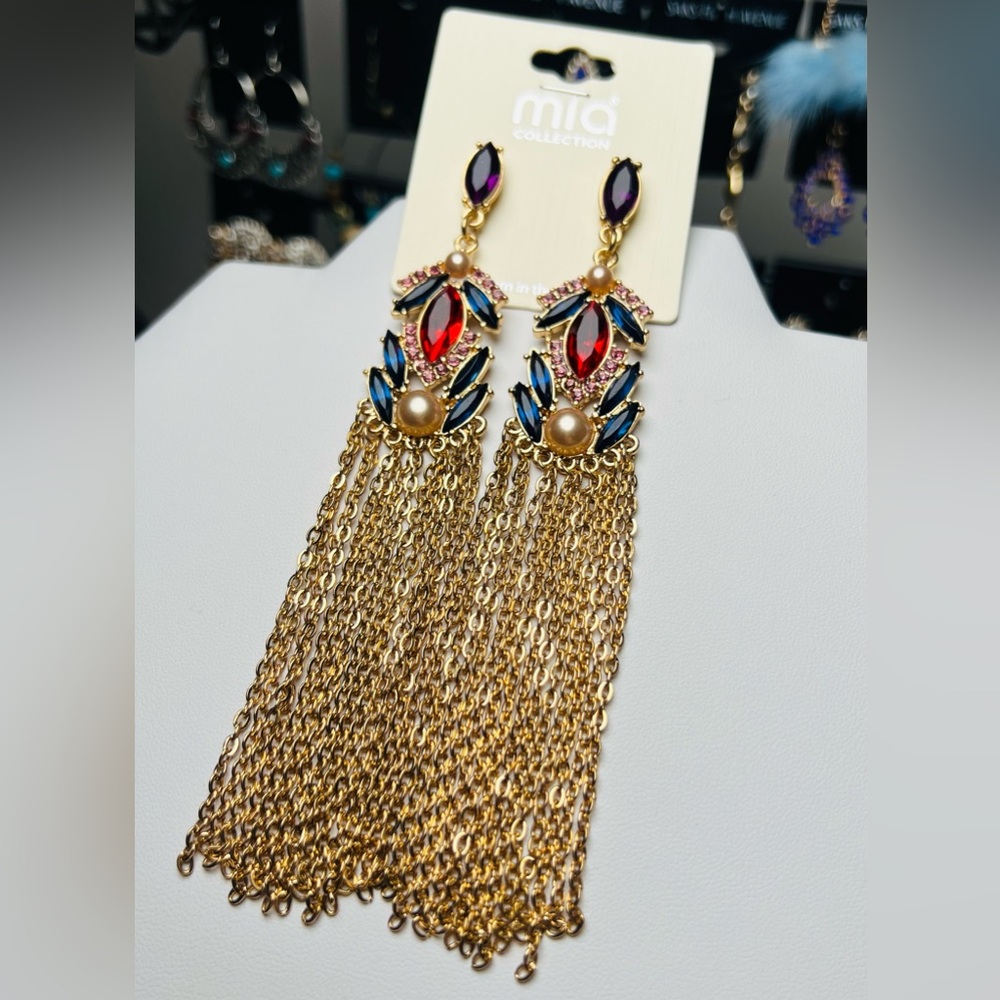 NEW Mia Elegant Gold and Red Statement Earrings❤️